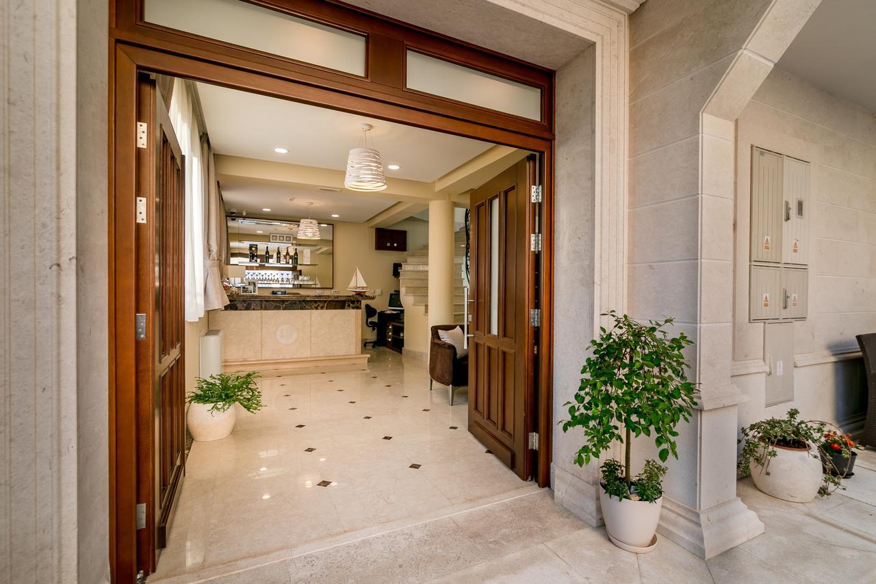 Hedera Residences - Kumbor 헤르섹 외부 사진